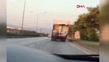 Bursa'da kamyon kasasında tehlikeli yolculuk