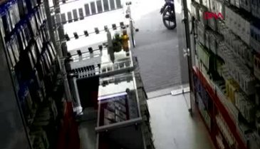 Bursa'da cep telefonu hırsızı kameralara yakalandı!