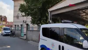 Bursa'da camideki kitaplara zarar verip, ses sistemini bozdular