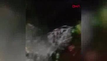 Şiddetli yağış yolları göle çevirdi - 1