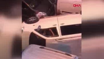 Kaza yapan minibüstekileri kurtarma seferberliği