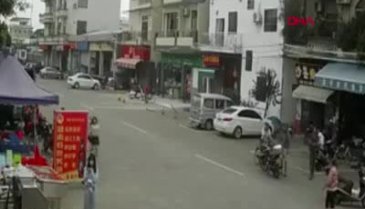 Koşan köpeğin tasması ayağına takılıp düşen kadın öldü
