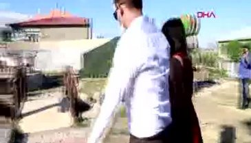 Koronavirüsü yenen doktorlar evlendi!