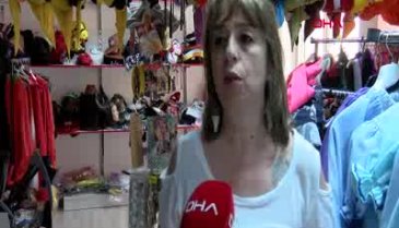 Ankara'da bir grup kadın, Bursalı Gökalp ve Doğu için kolye yapıp satıyor