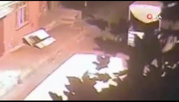 Kanarya Polis Merkezi Amirliğine EYP atıldığı anlar kamerada