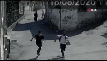Bursa'da yaşlı kadının çantasını böyle gasp etmişler