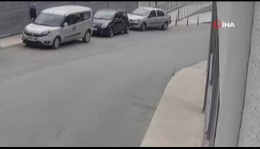 Oto hırsızının yöntemi hayrete düşürdü