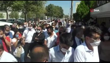 Kısıtlamalara karşı Bursa'da gelinlikli eylem