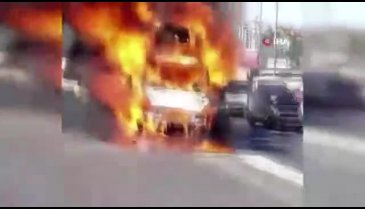 TEM'de kamyonet alev alev yandı