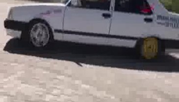 Modifiye araçlarla drift gösterisi! Maske ve mesafe hiçe sayıldı