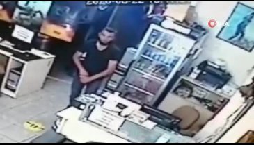 Sadaka kutusu çalan hırsız kamerada