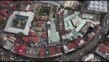 Bursa'da Çarşı ve Hanlar Bölgesi'nde silüeti bozan yapılar temizleniyor