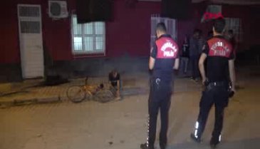 Evli kadına mesaj attı! Mahalleli linç etmek istedi