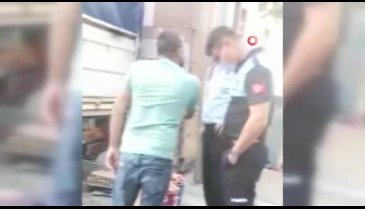 İşportacı ile zabıta memurları birbirine girdi