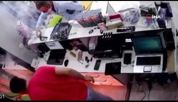 Bursa'da telefonun bataryası böyle patladı
