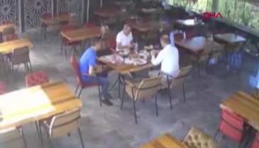 Bursa'da yerel gazete sahibinin şantajla para alma anı kamerada