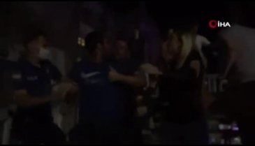 Gazeteci ve polislere korona virüs temaslı kişilerden bıçaklı saldırı