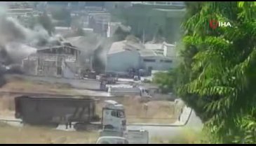 Boya fabrikası alevlere teslim oldu