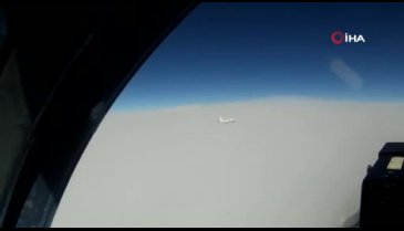Karadeniz semalarında tehlikeli uçuş! Rus savaş uçağı, ABD keşif uçağını engelledi