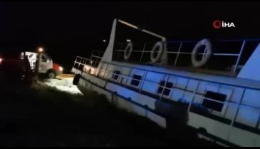 Rusya'da yolcu gemisi tekneye çarptı, can pazarı yaşandı!