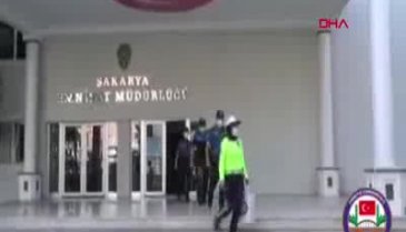 Evlerinde karantinada olanlara kitap hediye edildi