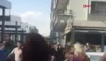 Kadın ile erkek sürücünün 'yol verme' kavgasında yumruklar konuştu!
