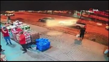 Yolcu otobüsünün yan yattığı kaza kamerada