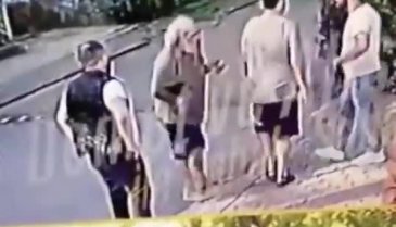 Ünlü şarkıcı Halil Sezai'nin yaşlı adamı dövdüğü görüntüler ortaya çıktı