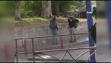 Erkek arkadaşını sokak ortasında dövdü