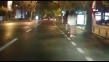 Genç kızların scooter ile tehlikeli yolculuğu