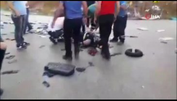 Bursa'da otomobil iş makinesi ile çarpıştı