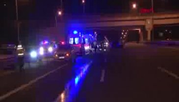 TIR'ın çarptığı otomobil hurda yığınına döndü: 2 ölü