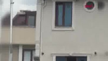 Akılalmaz görüntü! İki çocuk ölümle burun buruna