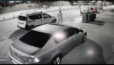 Sık sık kazaların yaşandığı caddede araçlar böyle birbirine girdi