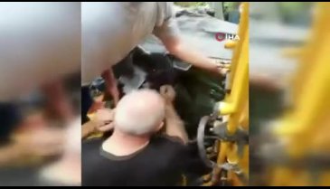 8 yaşındaki çocuk merak ettiği için bindiği iş makinesinde can verdi