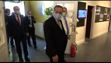 Bursa'da "Covid-19'un kahramanlarına minnet ve saygıyla" isimli sergi açıldı! - 2