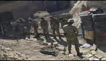 Ermeni askerleri beyaz bayrakla teslim oldu!