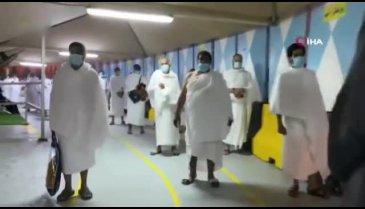 Suudi Arabistan'da umre ziyaretleri yeniden başladı