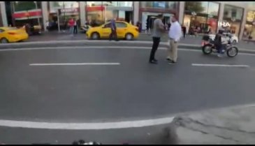 Yumruklu trafik kavgası kamerada