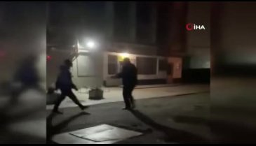 Polis, üzerine yürüyen genci bacaklarından vurdu