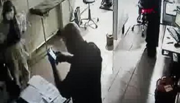 Karantinadan kaçtı, göz muayenesi olmaya gitti