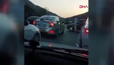Düğün konvoyunda havaya ateş açıp, yolda zikzak yaptılar