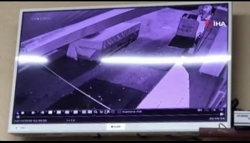 Bursa'da saniyeler içinde marketi soyup kaçtılar
