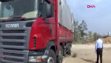 Freni boşalan kamyonu 2 kilometre geri gittikten sonra durdurmayı başardı