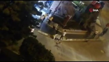 Cadde ortasında kick boks müsabakasını aratmayan kavga