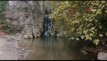 Bursa'da tarih içindeki doğal güzellik Yarhisar Şelalesi sonbaharda da ilgi çekiyor