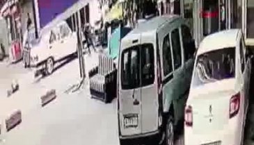 Minibüs çocuğa çarptı, sürücüye çevredekiler saldırdı