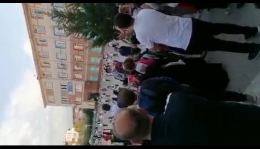Bursa'da veliler sosyal mesafeyi unuttu! (ÖZEL HABER)