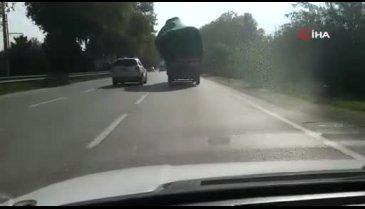 Bursa'da kamyonetin tehlikeli yolculuğu cezasız kalmadı