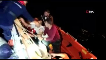 Bursa'da fırtınada batan balıkçı teknesinin mürettebatı kurtarıldı